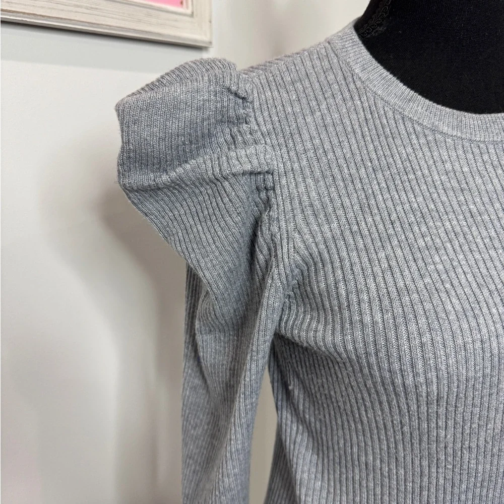 Cliche Gray Ribbed Ruffle Shoulder Wool Blend Sweater (S) - Picture 3 of 7
